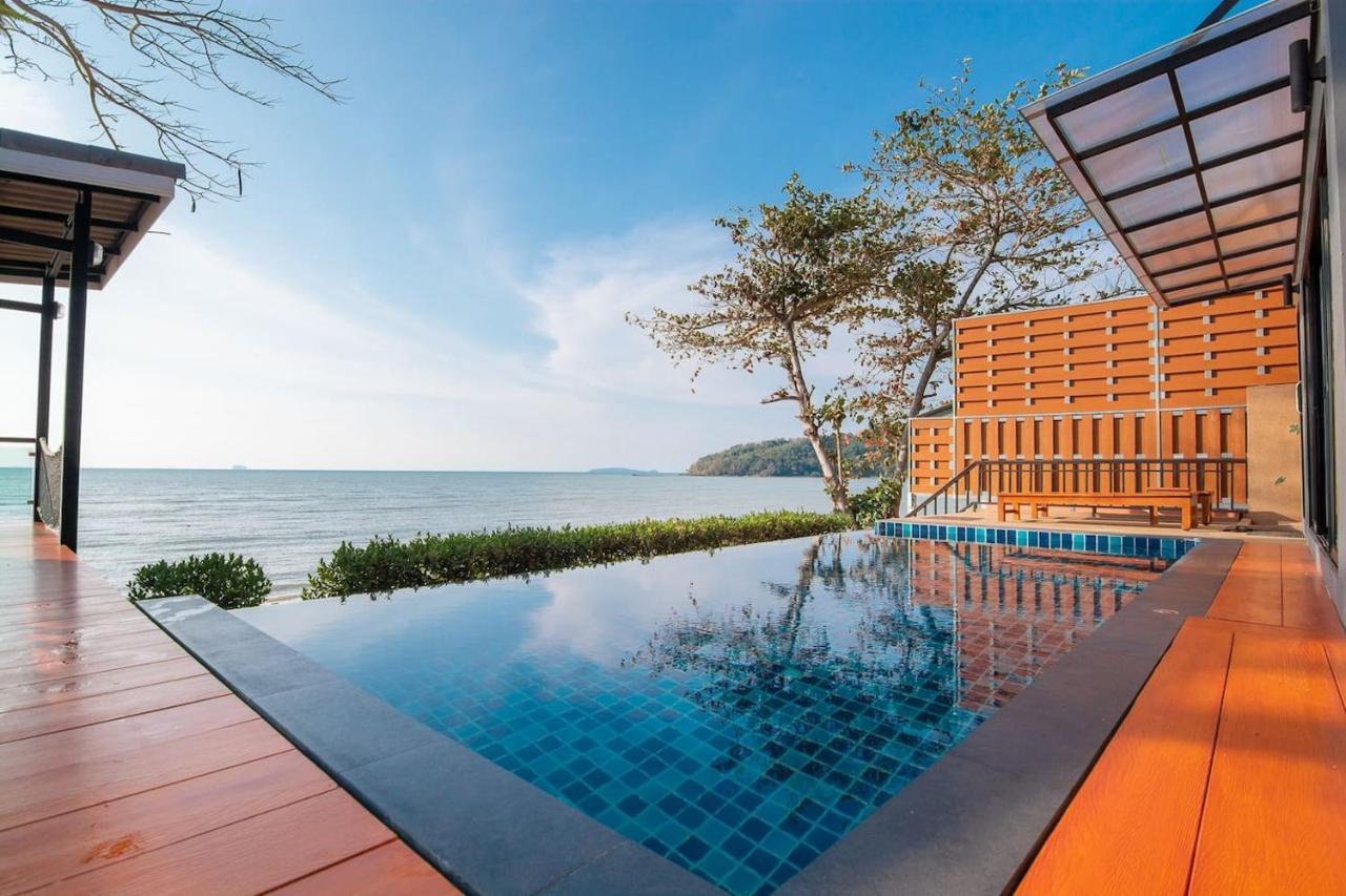 Koh Sirey Beachfront Pool Villa Phuket Exteriér fotografie