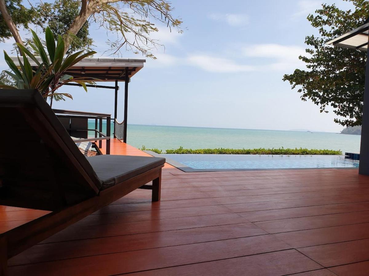 Koh Sirey Beachfront Pool Villa Phuket Exteriér fotografie