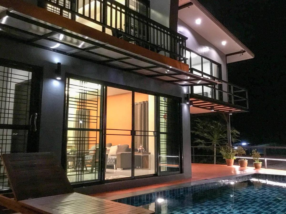 Koh Sirey Beachfront Pool Villa Phuket Exteriér fotografie